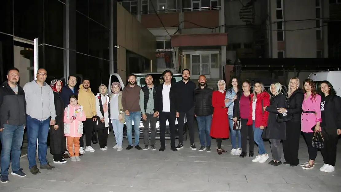 Tavşanlı'dan deprem bölgesine çocuklar için oyuncakları ulaştırdılar
