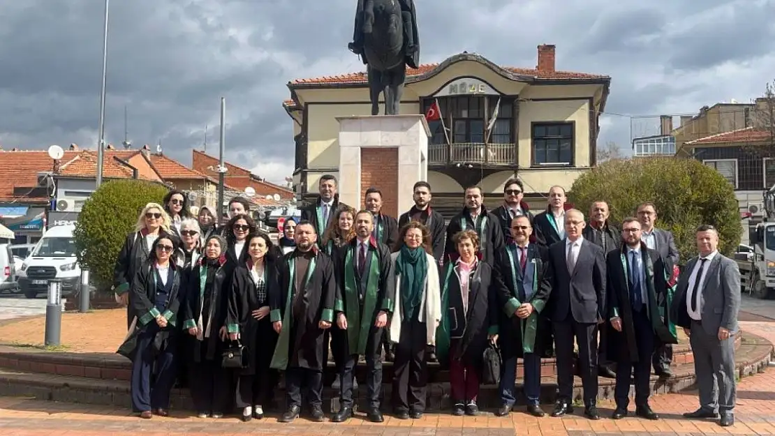 Tavşanlı ilçesinde avukatlar günü kutlandı