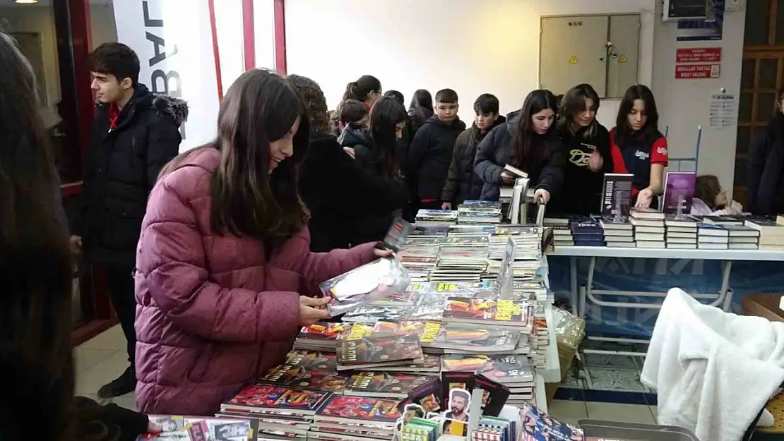 Tavşanlı Kültür Sarayı'nda kitap fuarı açıldı