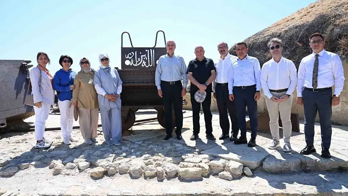 TBMM Başkanı Numan Kurtulmuş ve AK Partili Ayhan Gider, Tarihi Alanı ziyaret etti