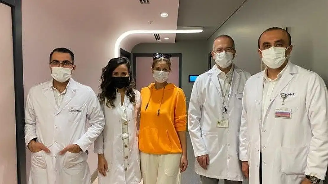Tek ameliyatla safra kesesi, böbreği ve rahmi alınan hasta 48 saat sonra evine döndü