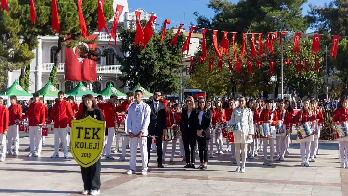 Tek Koleji Bandosu, resmi etkinliklerde takdir topluyor