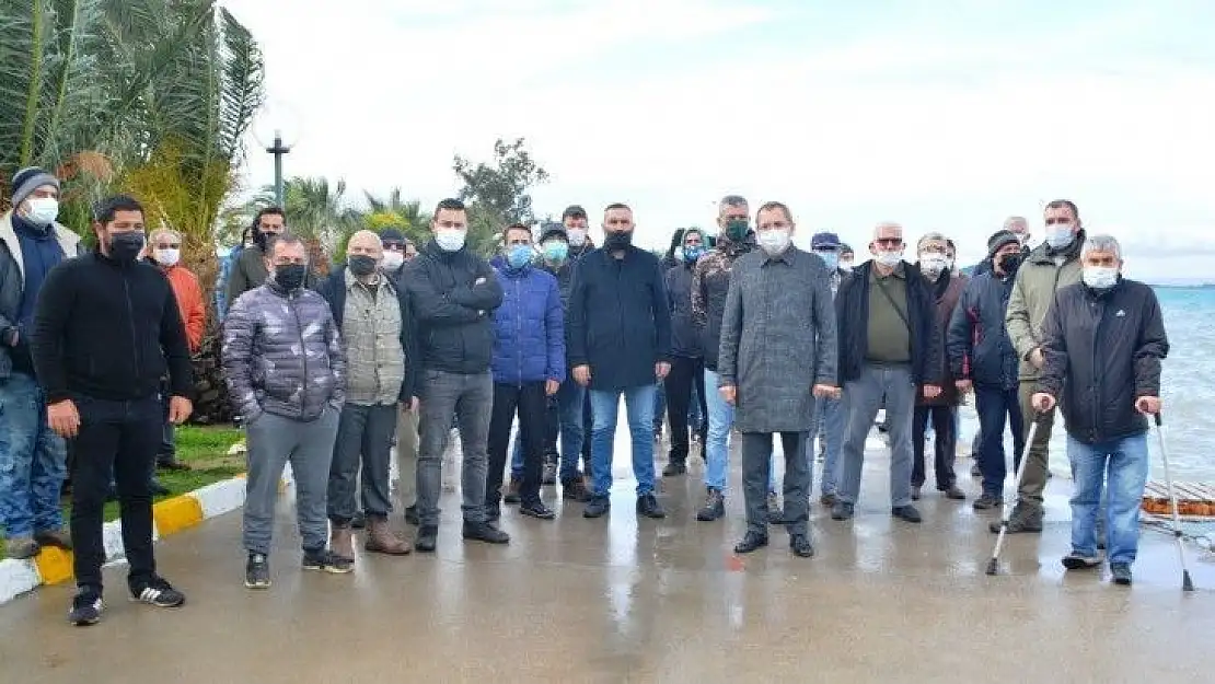 Tekneleri parçalanan balıkçılar barınak istiyor