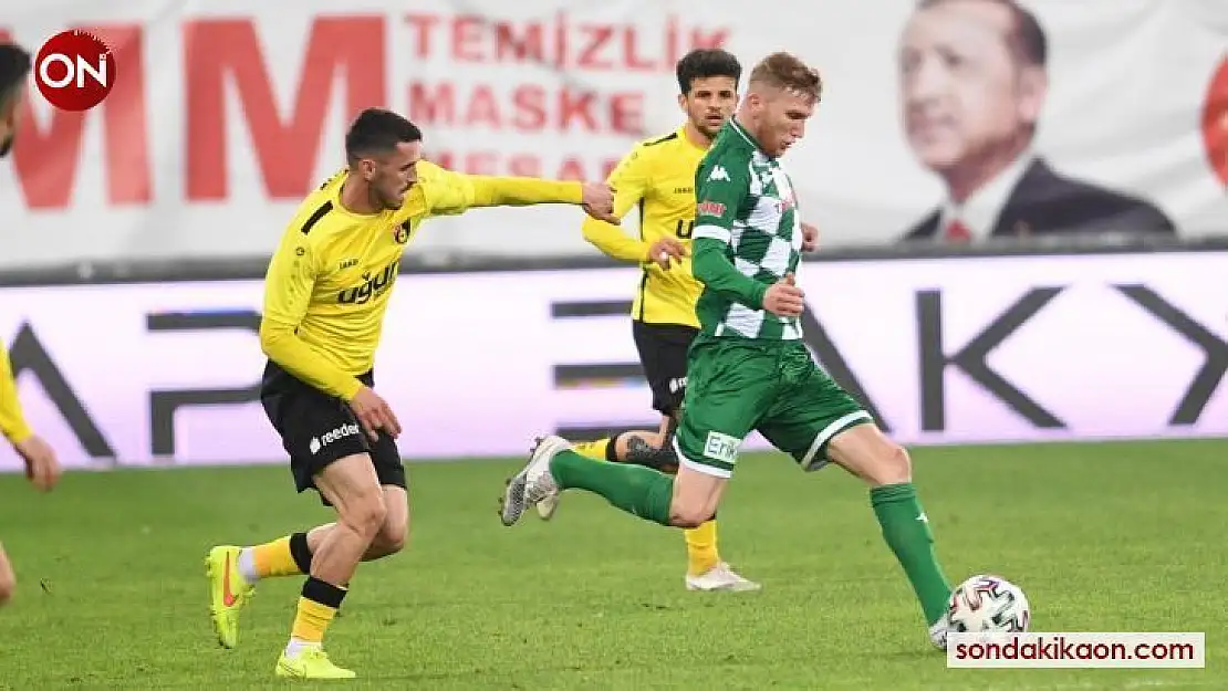 TFF 1. Lig: Bursaspor: 1 - İstanbulspor: 2 (İlk yarı sonucu)