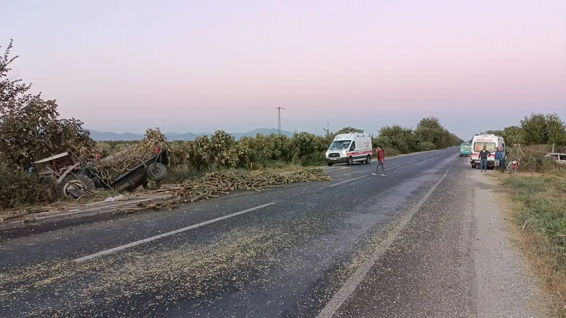 Tire'de kamyon traktöre arkadan çarptı: 1 ölü, 1 yaralı