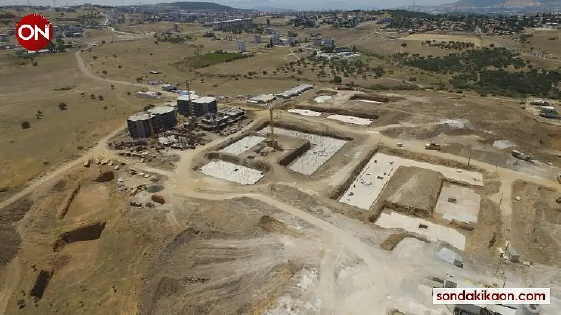 TOKİ'nin Aliağa'da 614 konutluk projesi tüm hızıyla sürüyor