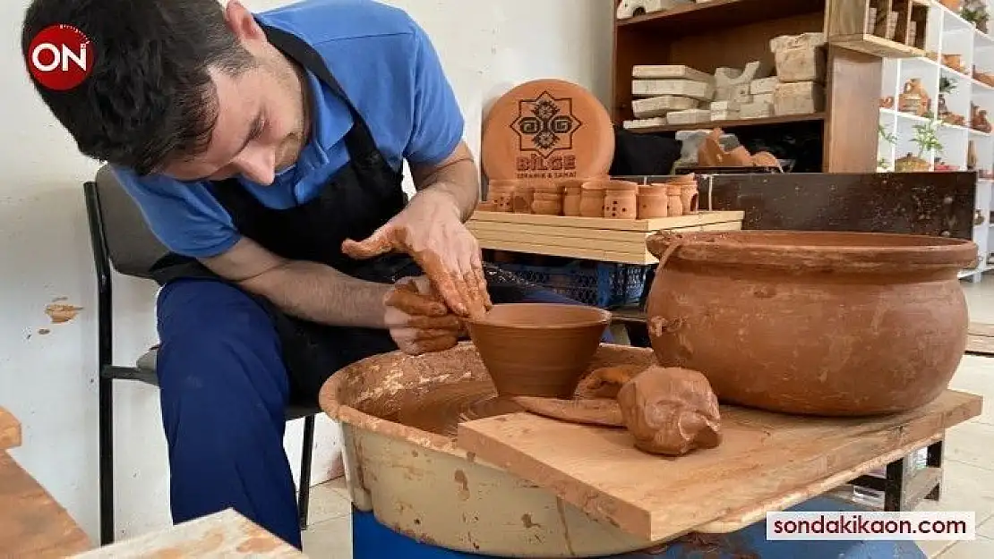 Topraktan ürettiği gramofon Sındırgı'nın kültürü ile buluşuyor