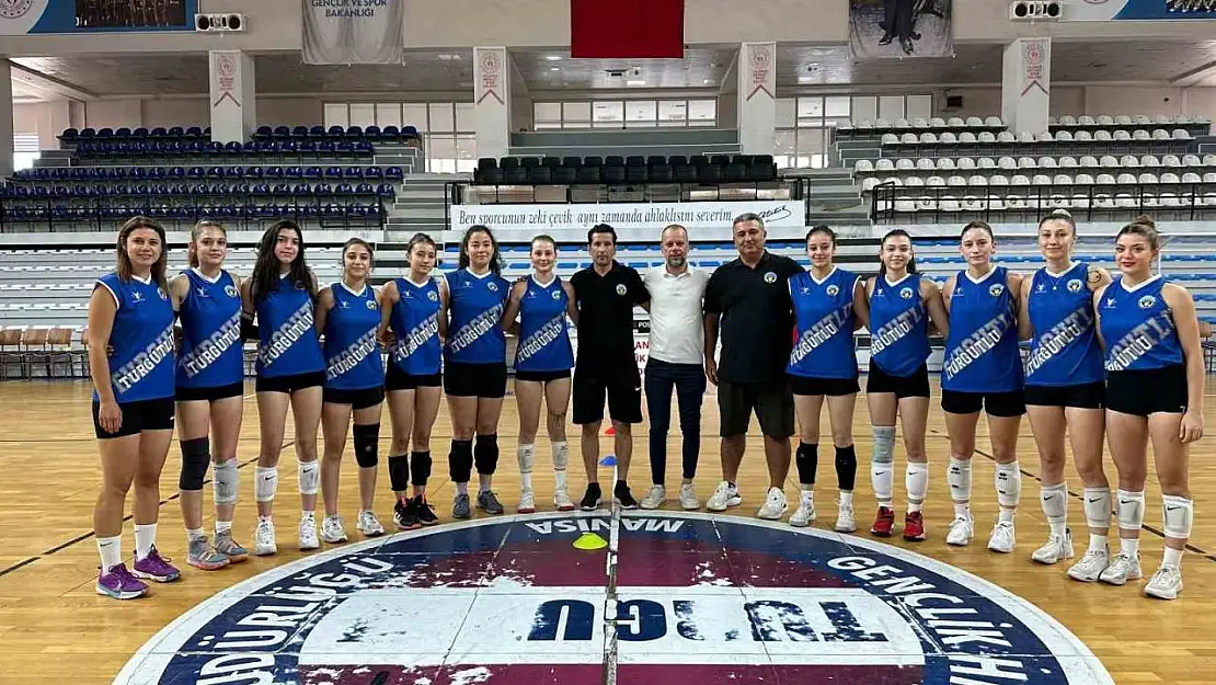 Turgutlu Belediyesi Kadın Voleybol Takımı antrenmanlara başladı