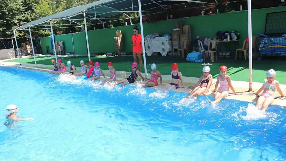 Turgutlu Belediyesinin yaz spor okuluna yoğun ilgi