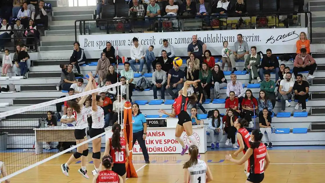 Turgutlu Belediyespor Voleybol Takımı doludizgin ilerliyor