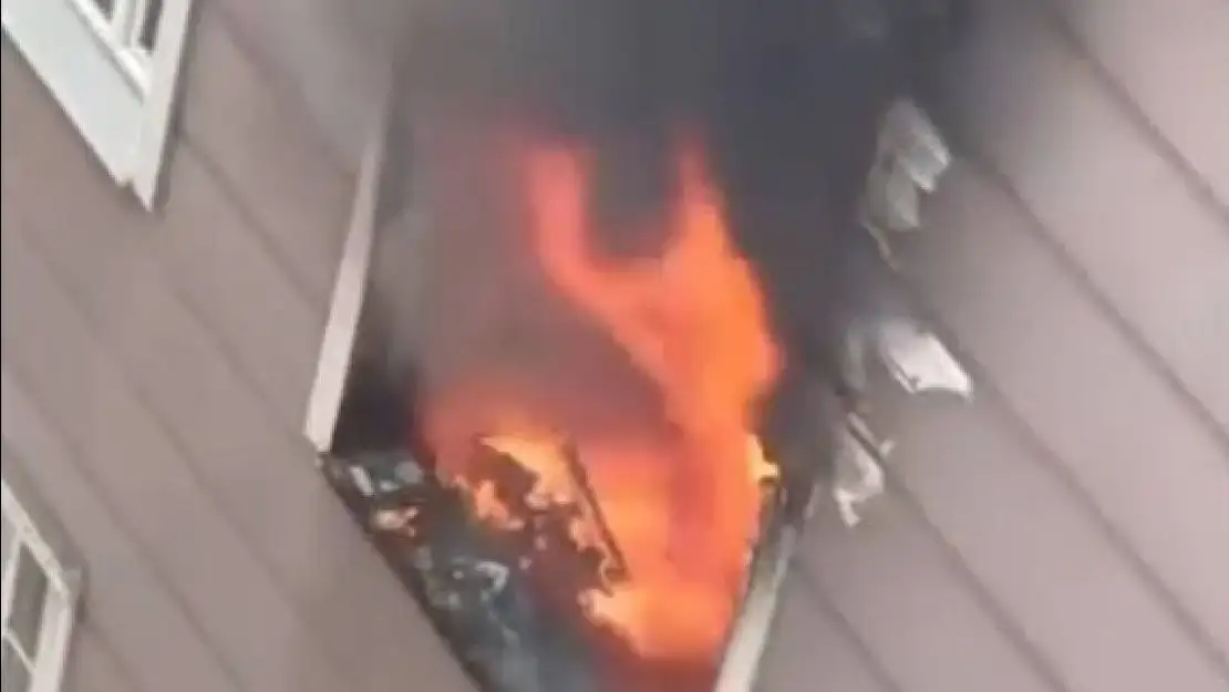 Turgutlu'da korkutan ev yangını, çocuklar yangın merdiveni ile tahliye edildi!