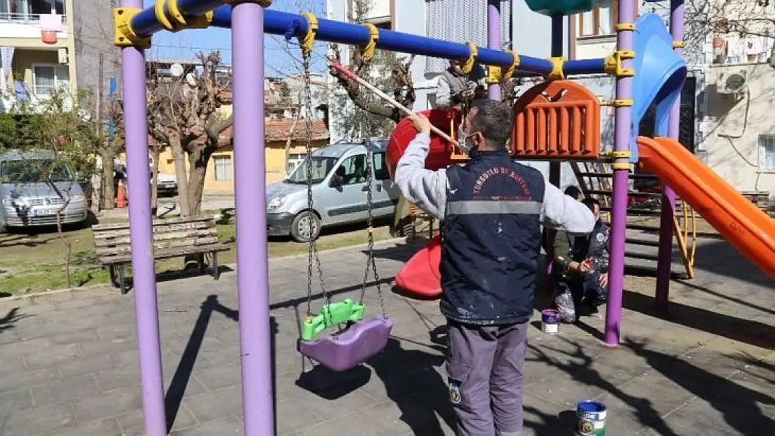 Turgutlu'da parklar bahara hazırlanıyor