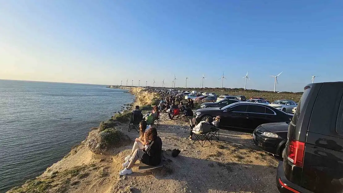 Turizm merkezi Bozcaada'da yangın riski nedeniyle Polente Feneri'ne girişler yasaklandı