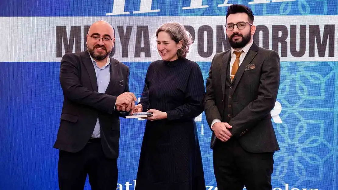 Türk ajansı, İngiltere'deki başarılarıyla Hackney Belediye Başkanı'ndan övgü aldı