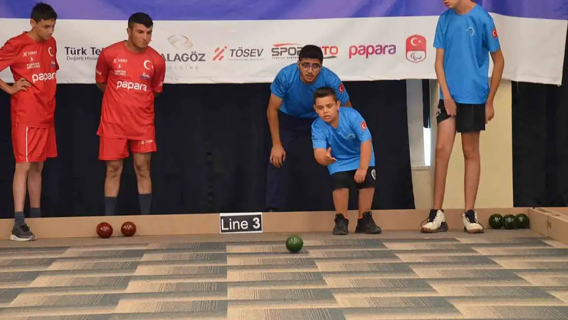 Türkiye'deki özel sporcular, Didim'deki bocce yarışmasına katıldı