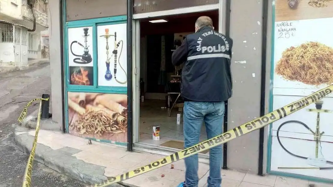 Tütüncüde tartıştığı şahsı 4 kurşunla ağır yaraladı