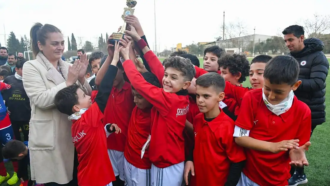 U11 Manisa Cup şampiyonu Turgutlu'dan