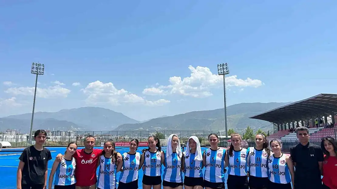 U16 Türkiye Hokey Süper Ligi'nde Ege Yıldızları 4'üncü galibiyetini aldı