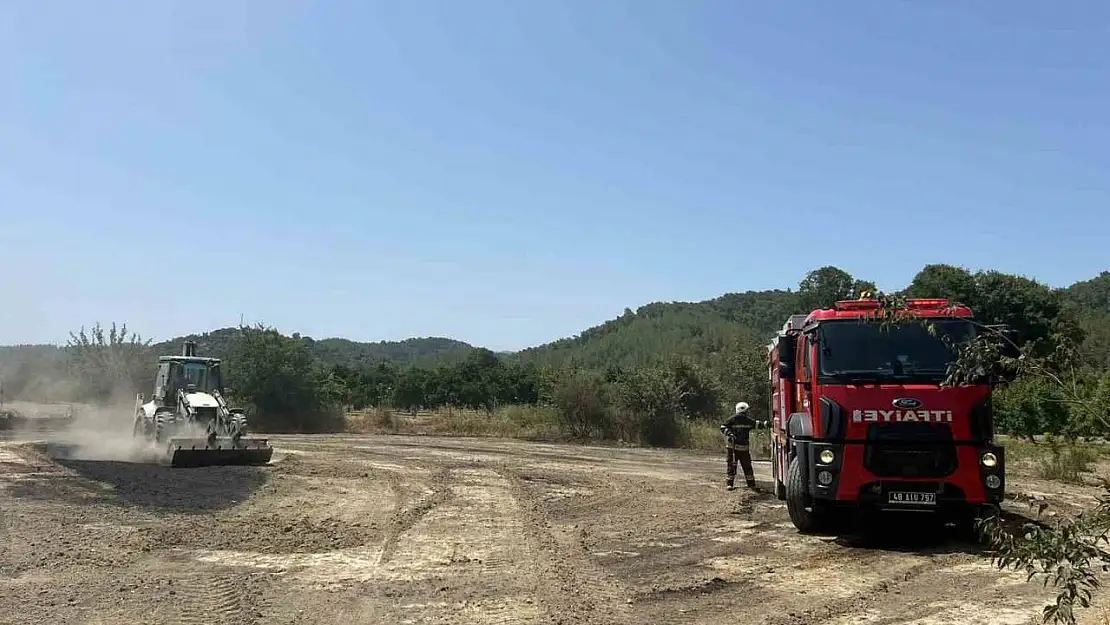 Ula'da ziraat arazisinde çıkan yangın ekipler tarafından söndürüldü