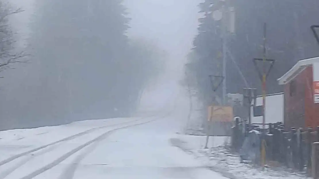 Uludağ'a nisan ayında kar yağdı