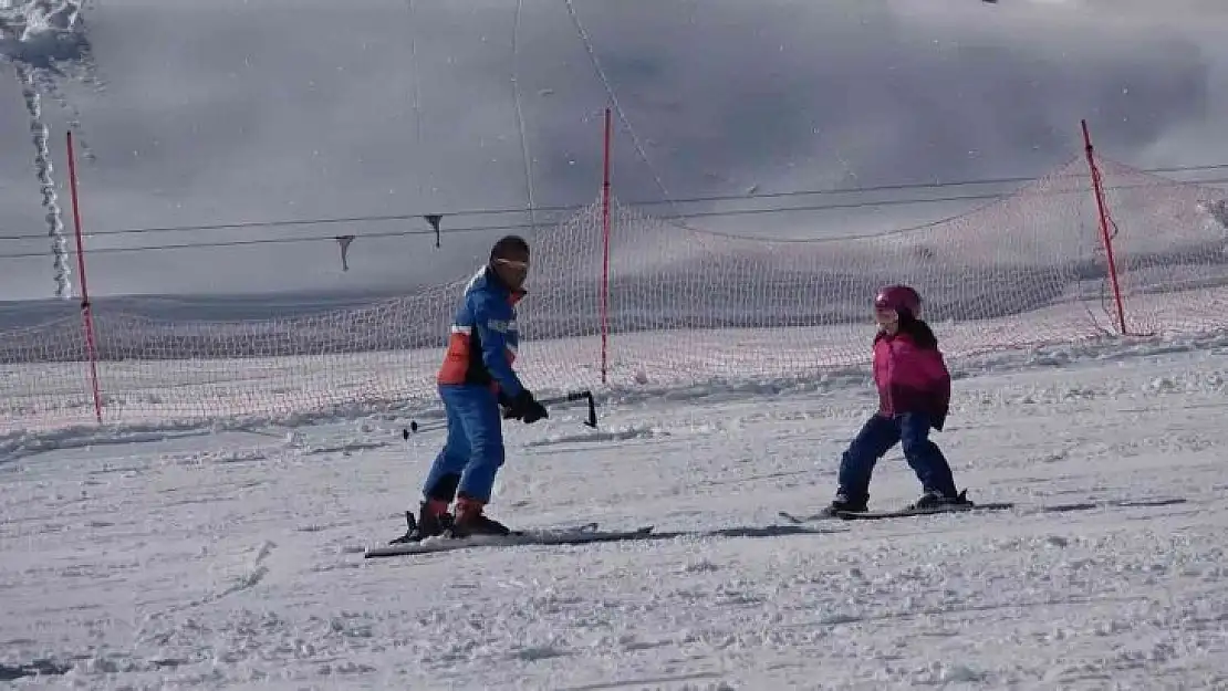 Uludağ'da kar kalınlığı 133 santimetreye ulaştı