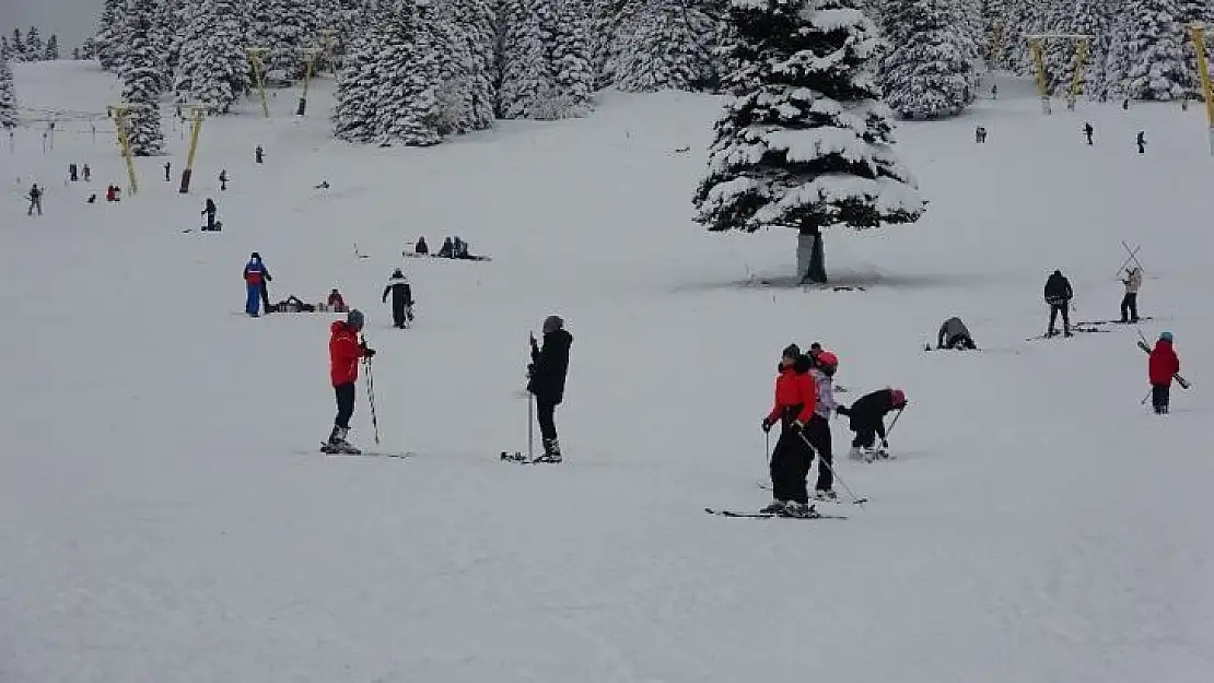 Uludağ'da kısıtlama kalktı, pistler doldu