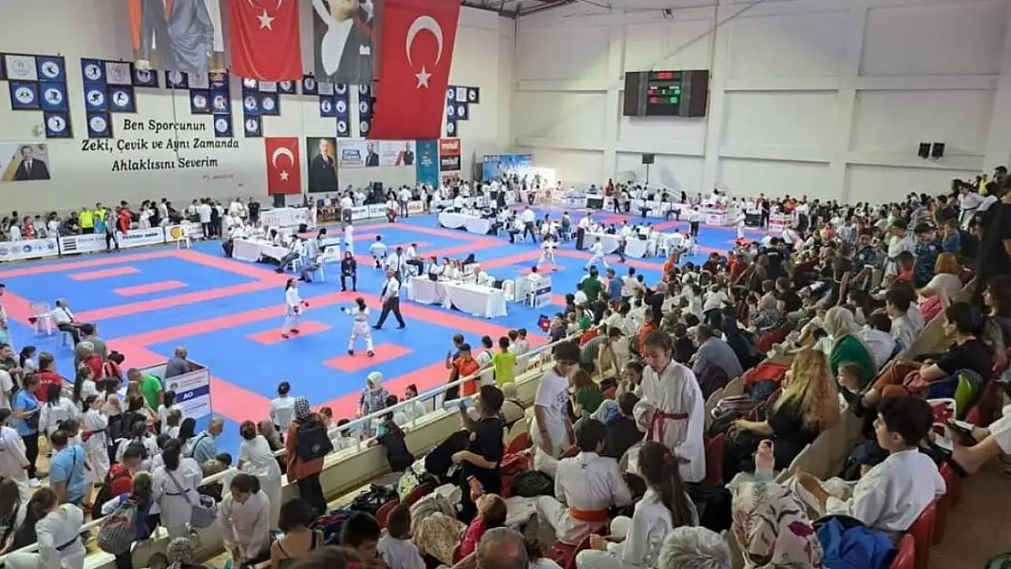 Uluslararası Karate Turnuvası, 15 ülkenin katılımıyla 5. kez Gemlik'te başlıyor.