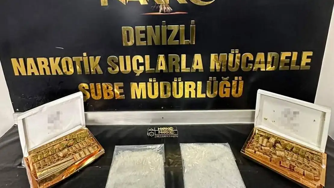 Üstü baklava ile kapatılmış tatlı kutuların içinden uyuşturucu çıktı