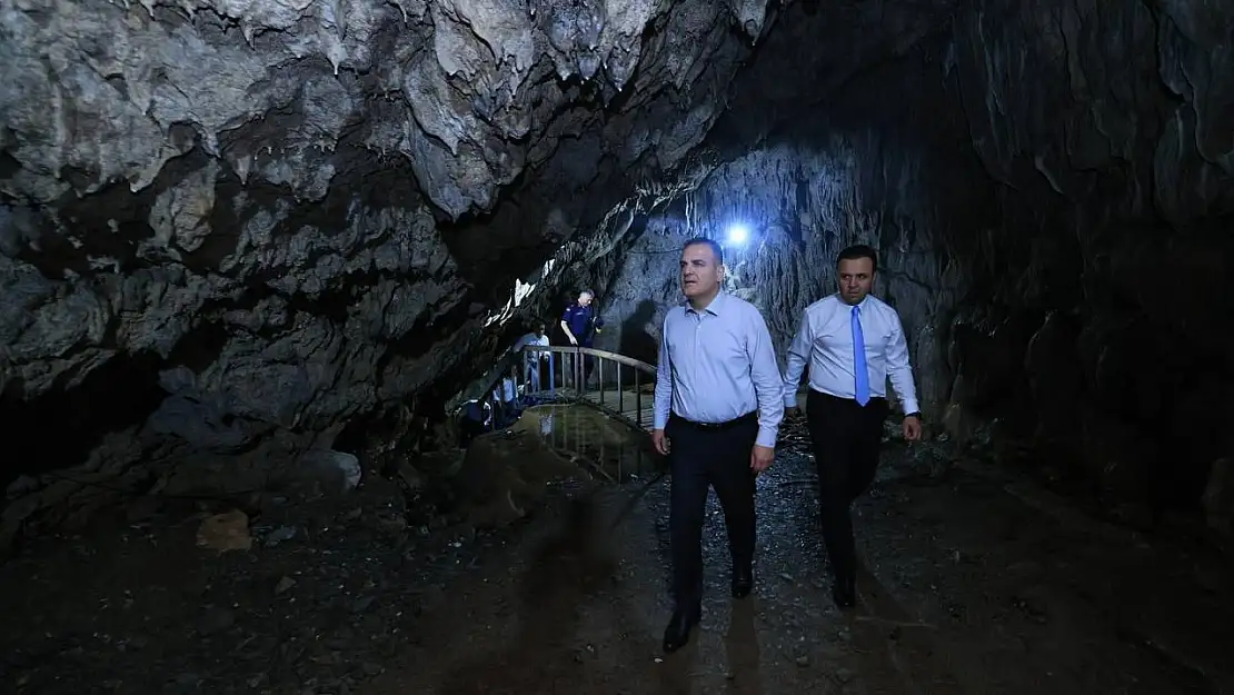Vali Akbıyık, Yerküpe Mağarası ve Mesire Alanı'nda incelemelerde bulundu