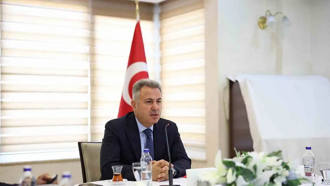 Vali Elban: 'Eğitim birinci önceliğimiz'