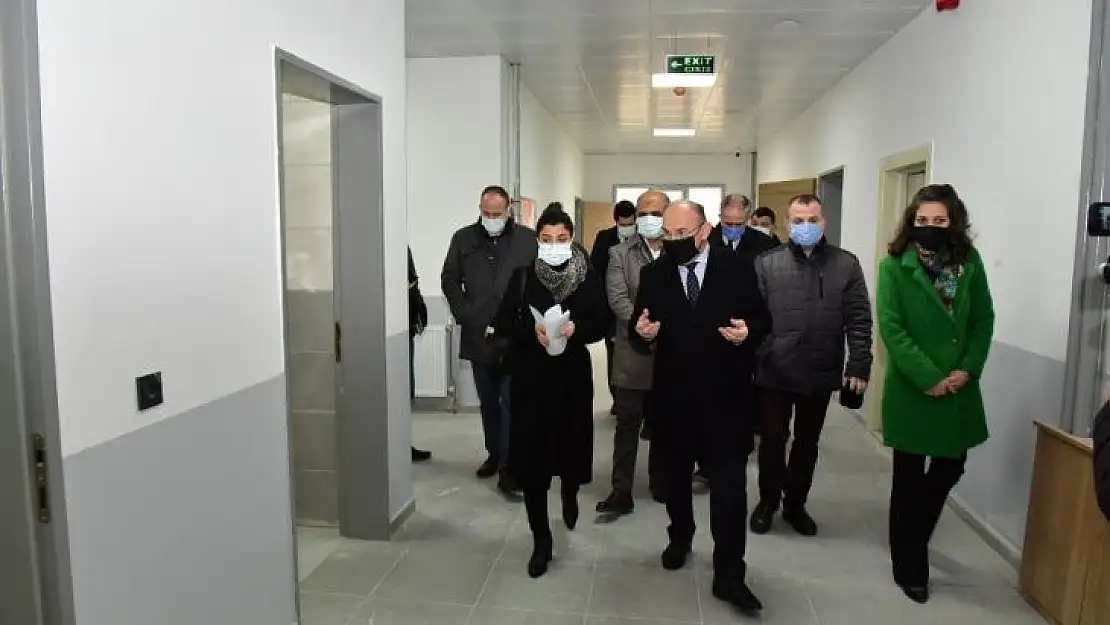 Vali Karadeniz'den inşaatı biten okullarda inceleme