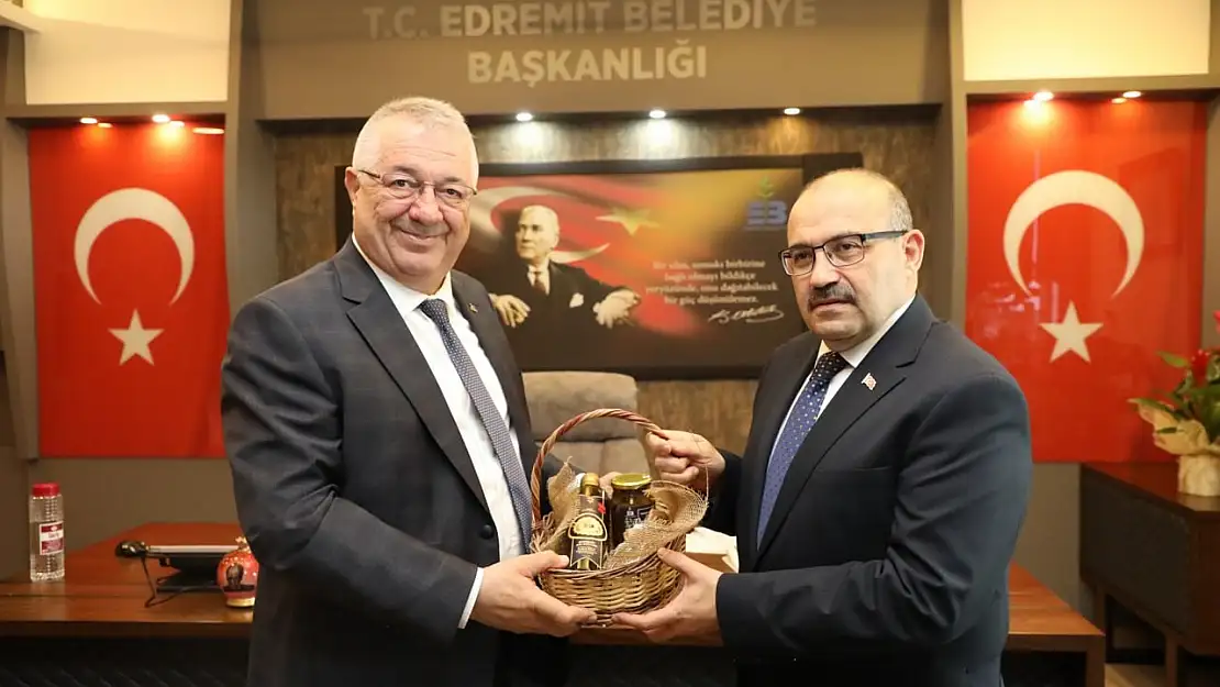 Vali Ustaoğlu, Edremit Belediyesi'ni ziyaret etti