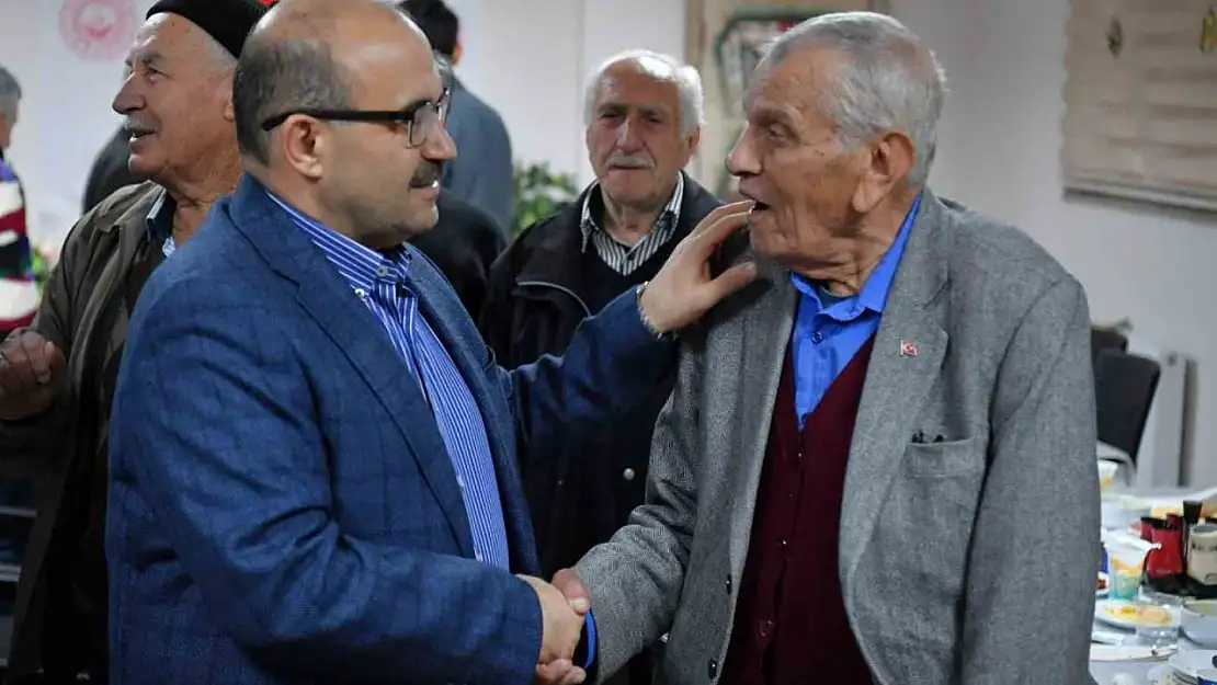 Vali Ustaoğlu, huzurevi sakinleriyle iftarda bir araya geldi