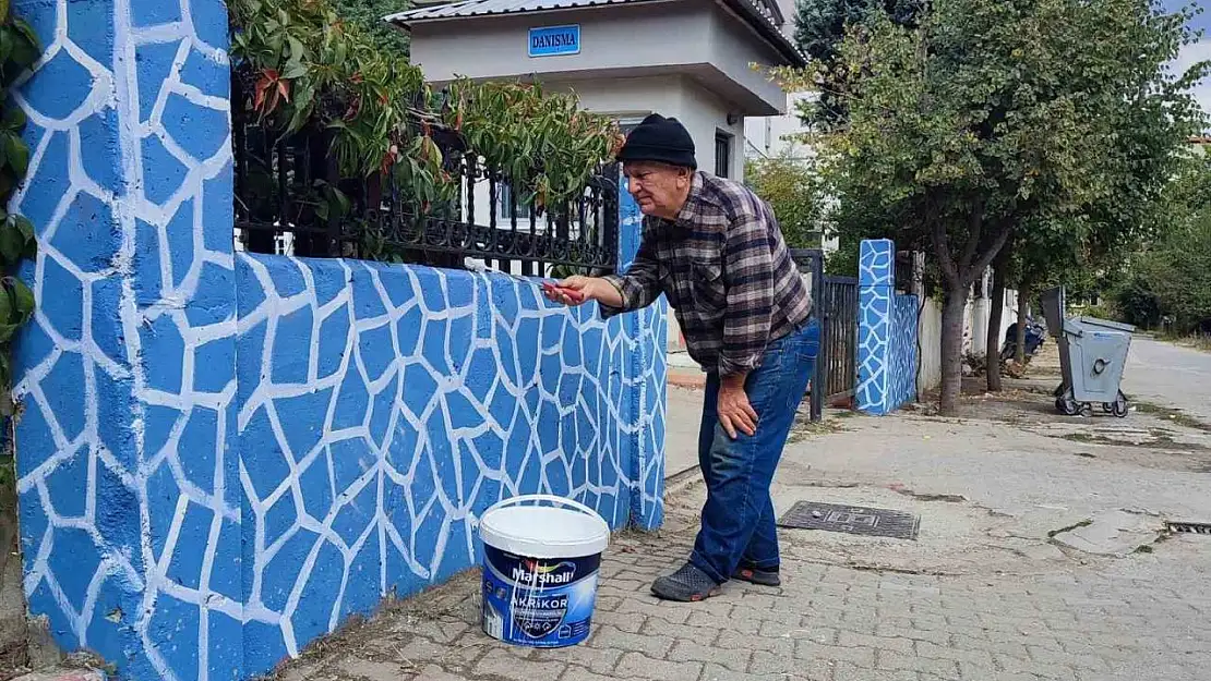 Veteriner Hekimden mezun olduğu köy okulunda örnek boya çalışması