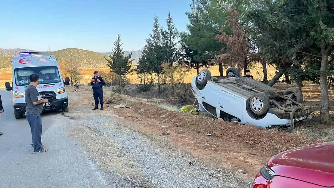 Virajı alamayan araç takla attı 2 yaralı