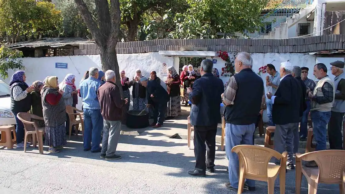 Yağmura hasret kalan Aydın'da mahalle sakinleri yağmur duası yaptı