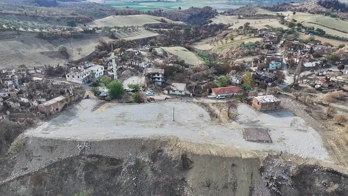 Yangında küle dönen Karayakup'ta yaralar sarılıyor