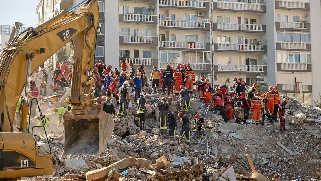 Yaşar Üniversitesi'nde yapı sağlığı ve deprem izleme sistemi kuruldu