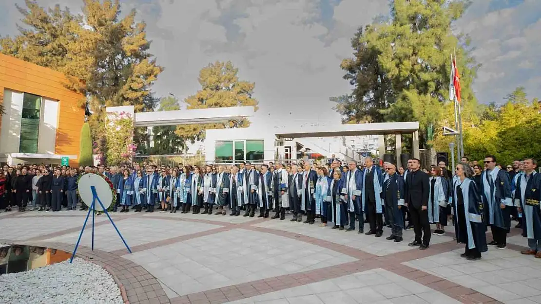 Yaşar Üniversitesinde Ulu Önder Atatürk törenle anıldı