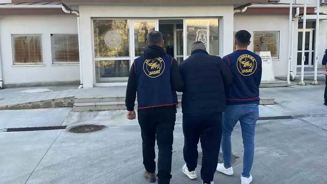 Yedi suçtan aranan şahıs Kuşadası'nda yakalandı