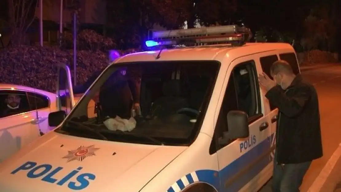 Yeni yılın ilk cezasını sokakta dolaşırken yedi