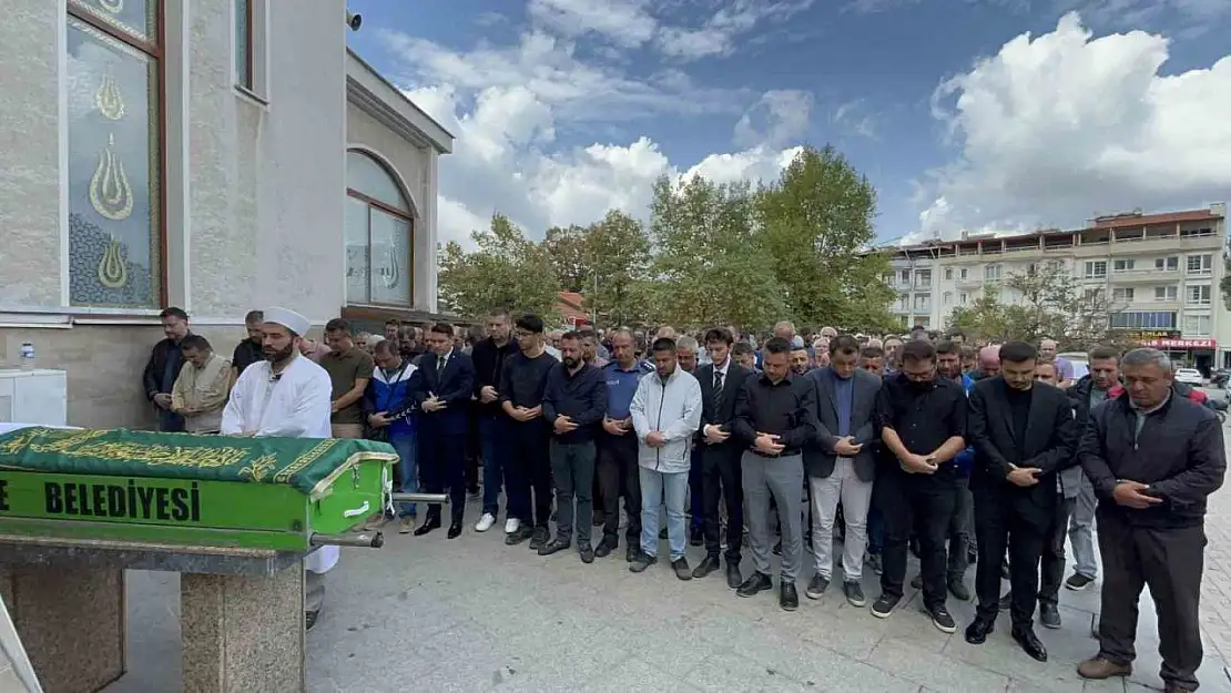 Yenice'de ormanlık alanda ölü bulunan sağlık personeli toprağa verildi