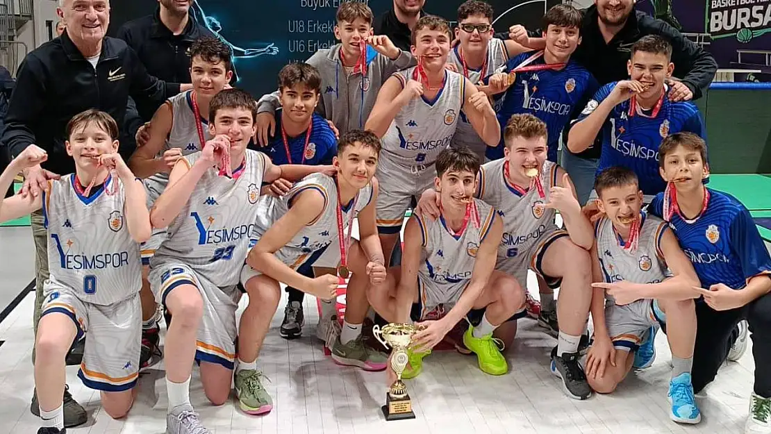 Yeşim Spor U14 takımı namağlup Bursa şampiyonu oldu