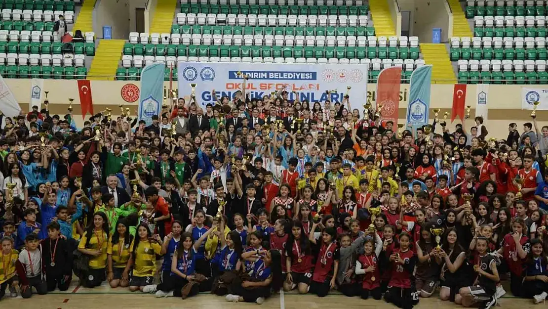 Yıldırım'da Gençlik Oyunları'nda görkemli final