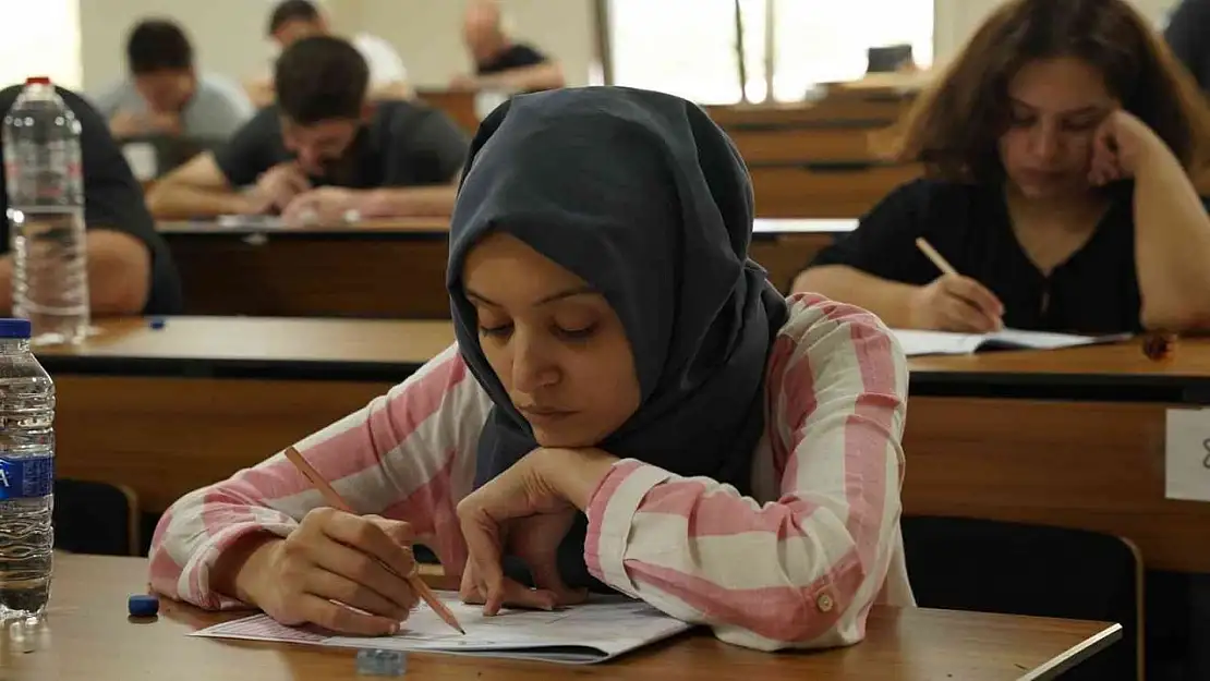 Yıldırım'da memur adaylarına KPSS provası