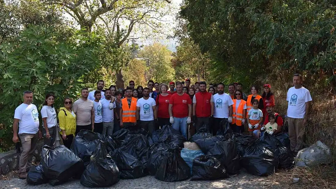 Yıldırım'da temizlik gününde 1 ton atık toplandı