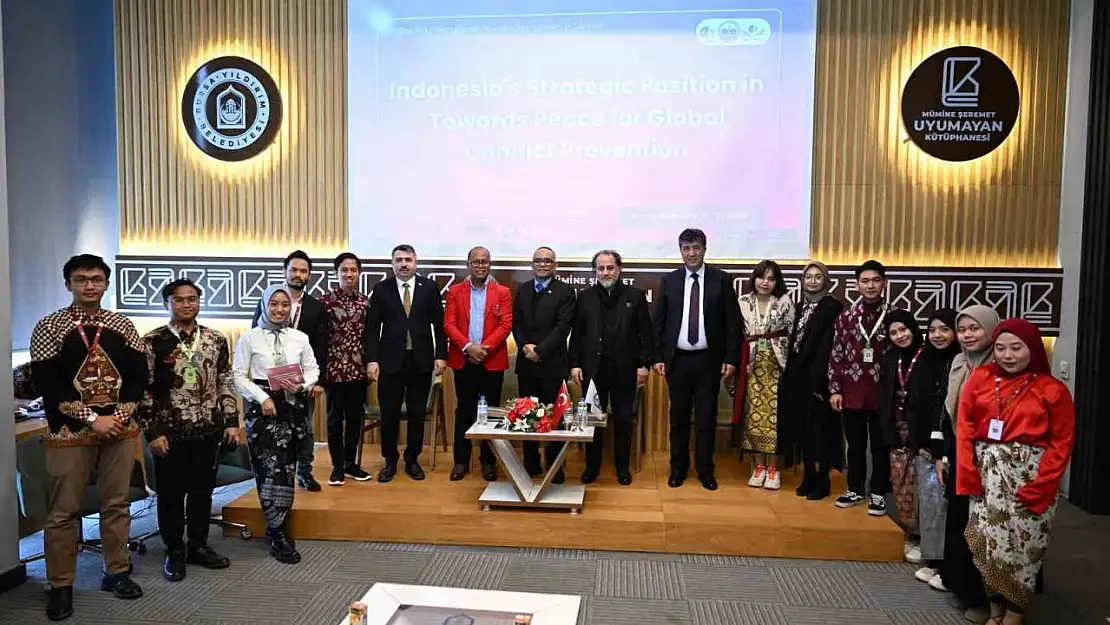 Yıldırım'da uluslararası öğrenci sempozyumu