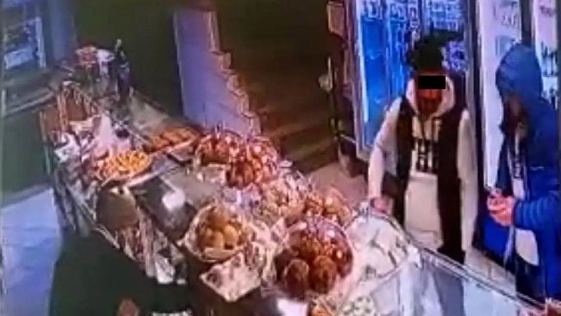 Yoğun bakımdaki bebek için toplanan yardım parası hırsızlığı kamerada