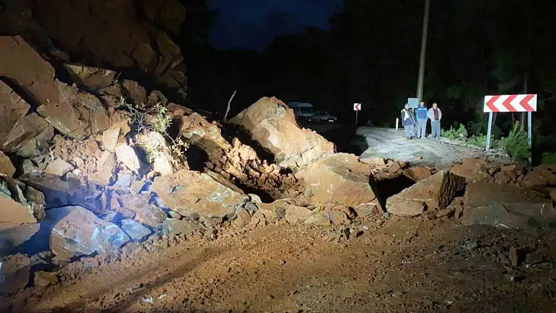 Yoğun yağış sonrası heyelan meydana geldi