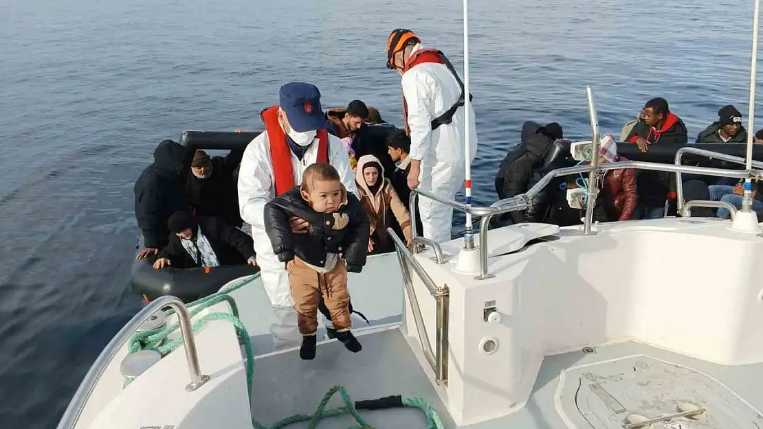 Yunan unsurları can salı ile açık denizde ölüme terk etti, Türk Sahil Güvenliği kurtardı